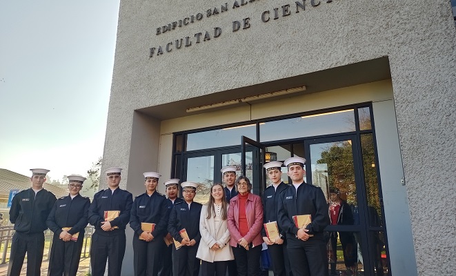 Facultad de Ciencias UCSC recibió a miembros de Arsenal Naval de Talcahuano de la Armada de Chile
