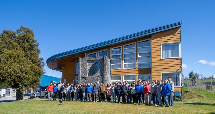 Mundo Acuícola presenta a ADL Diagnostic Chile como auspiciador premium de la conmemoración por 50 años de la salmonicultura