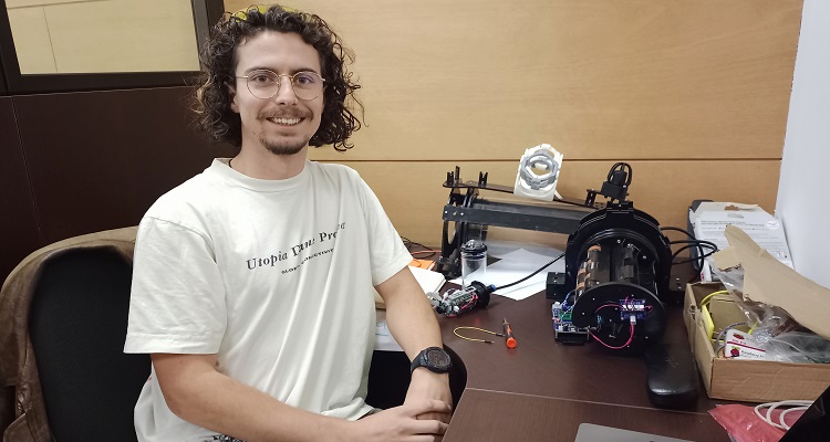 Proyecto busca registrar audios y videos del delfín chileno y otras especies