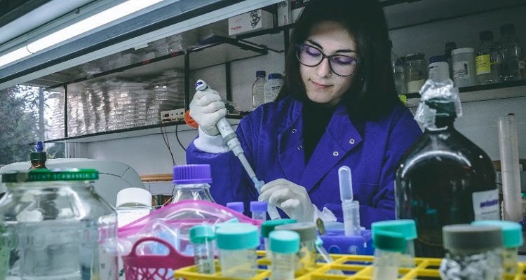 Investigadores INCAR se adjudican FONDECYT para desarrollar tecnología antiviral en salmónidos