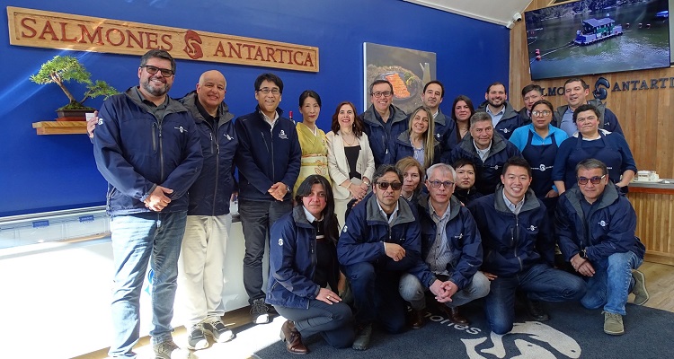 Salmones Antártica inaugura nueva tienda para el público de Chiloé