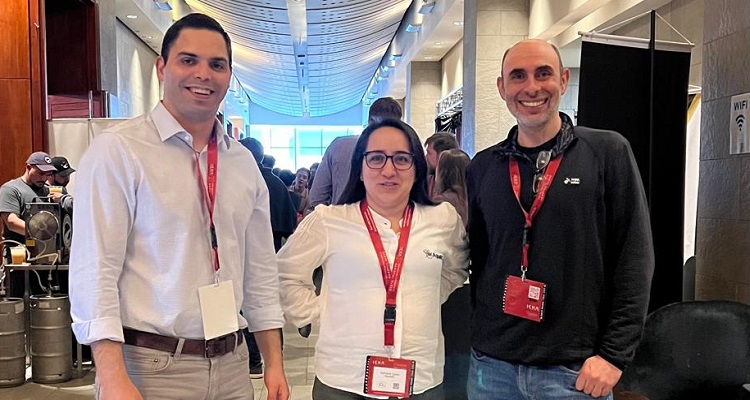 CIBA comparte estudios sobre floraciones de algas nocivas en ICHA 2025