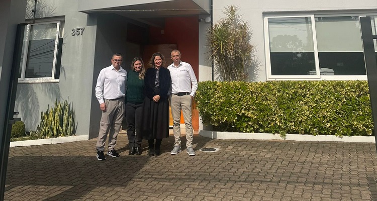 Duotek Chile y AKSO Brasil sellan alianza estratégica para el sector acuícola