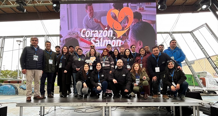 Inédita feria de Australis en Calbuco convocó a más de 800 personas 