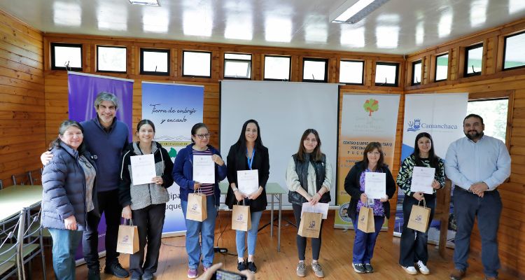 Camanchaca y U. de Chile impulsan certificación en envejecimiento activo en Puqueldón