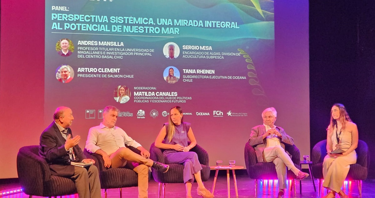 En Santiago, Clément abordó el futuro de la acuicultura en Congreso Futuro