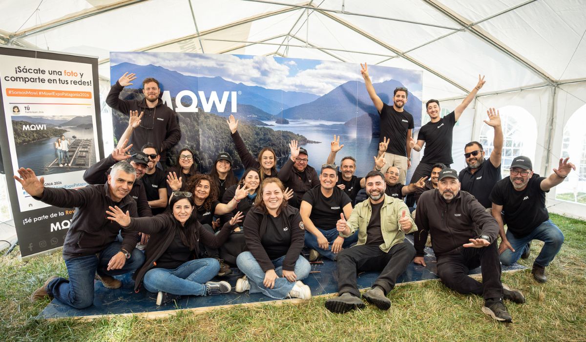 Familias conocieron el ciclo del salmón en stand de Mowi Chile en Expo Patagonia 2026