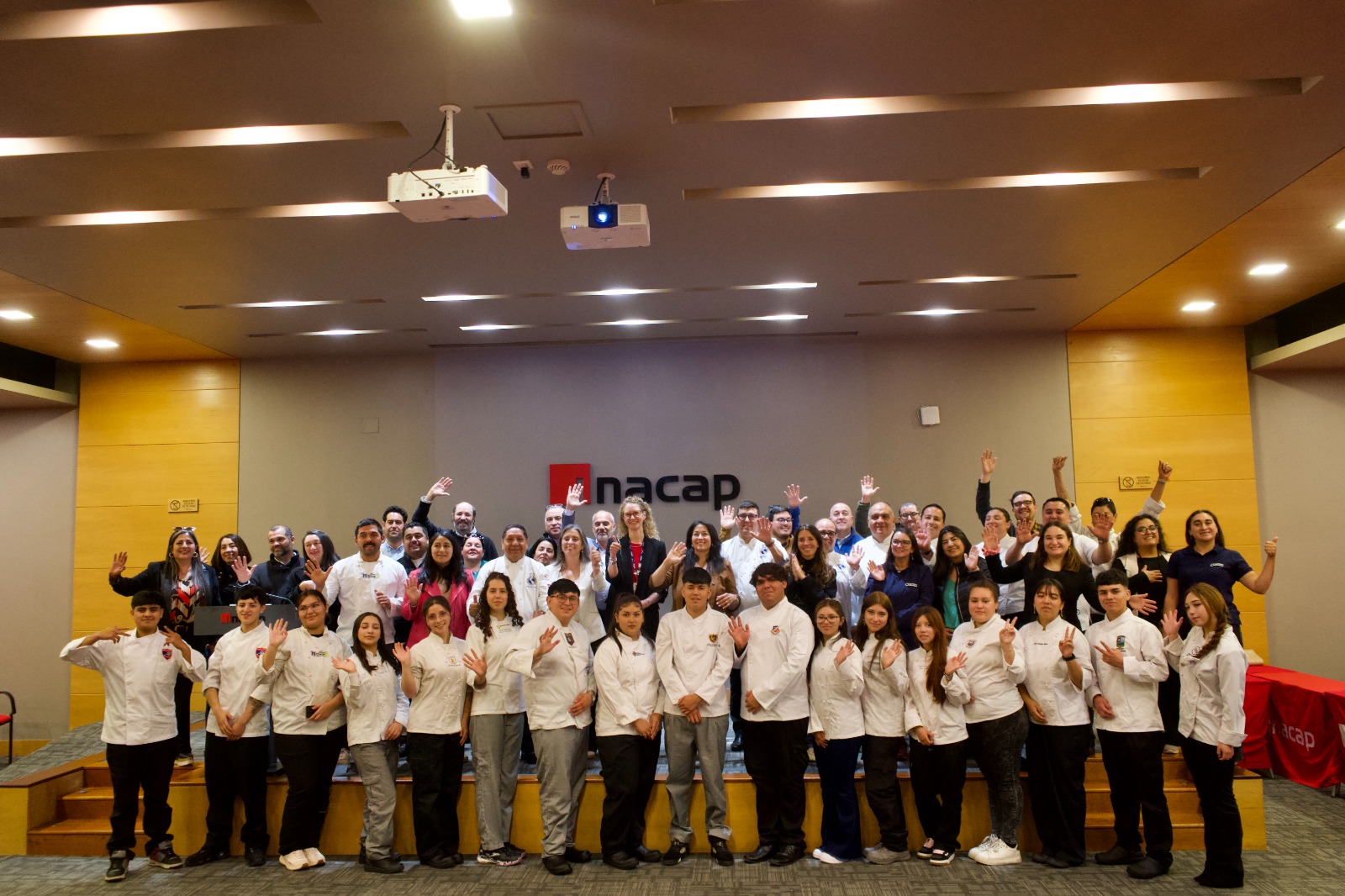 SalmonChile renueva alianza con Les Toques Blanches por tercer año consecutivo para la entrega de becas