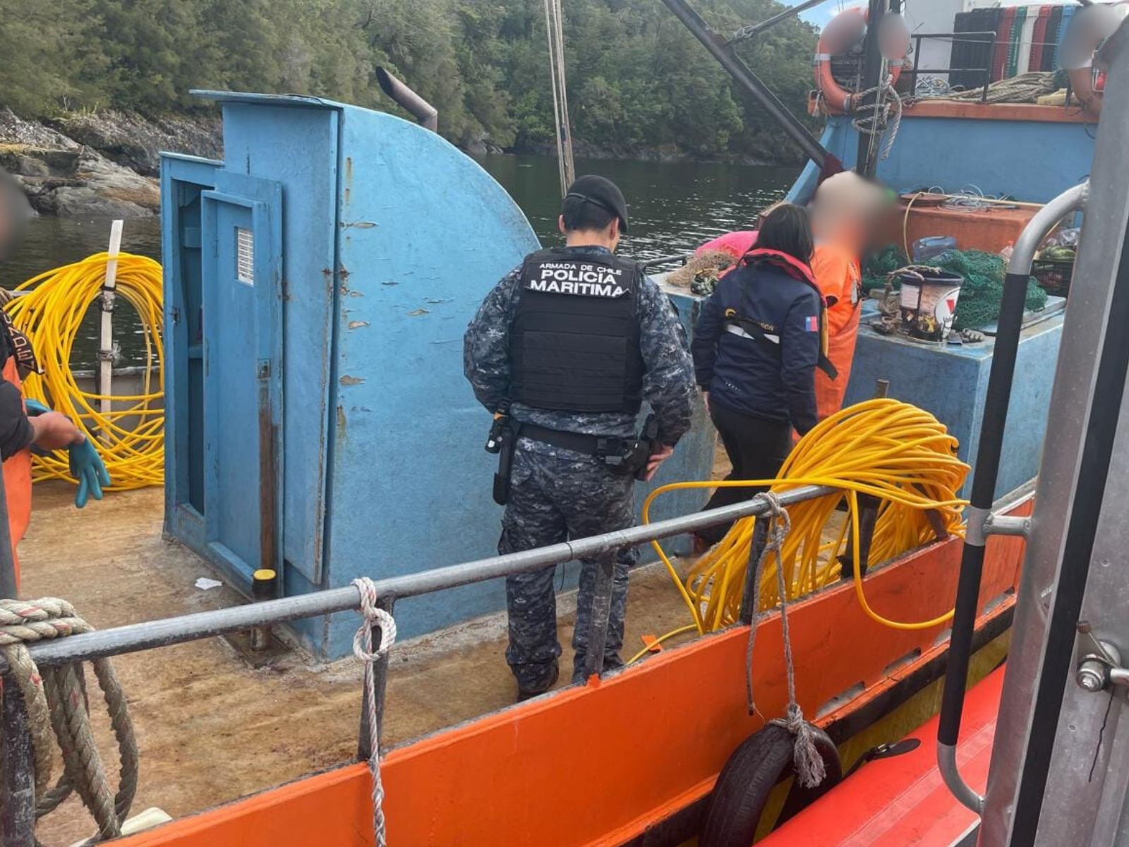 Aysén: Sorprenden a embarcación extrayendo almejas en zona prohibida