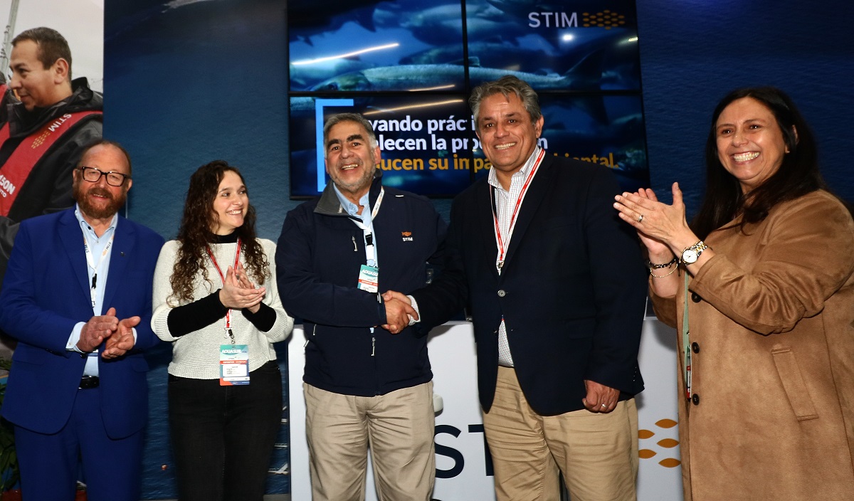 STIM Chile y Greenvolution firman acuerdo de distribución para impulsar soluciones innovadoras y sostenibles en la salmonicultura  