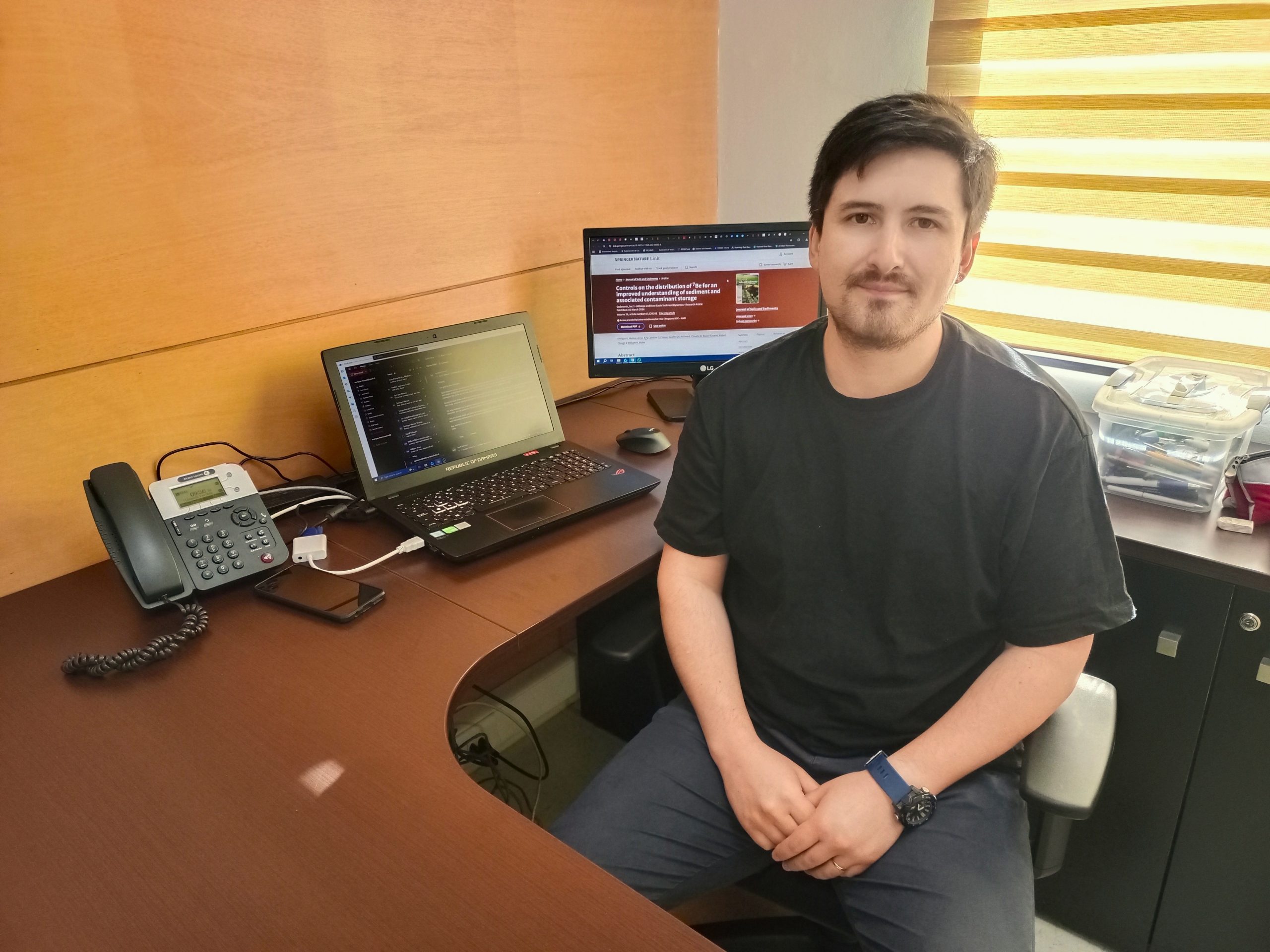 Experto en radioisótopos fortalece la investigación ambiental sobre dinámica de contaminantes en cuerpos de agua