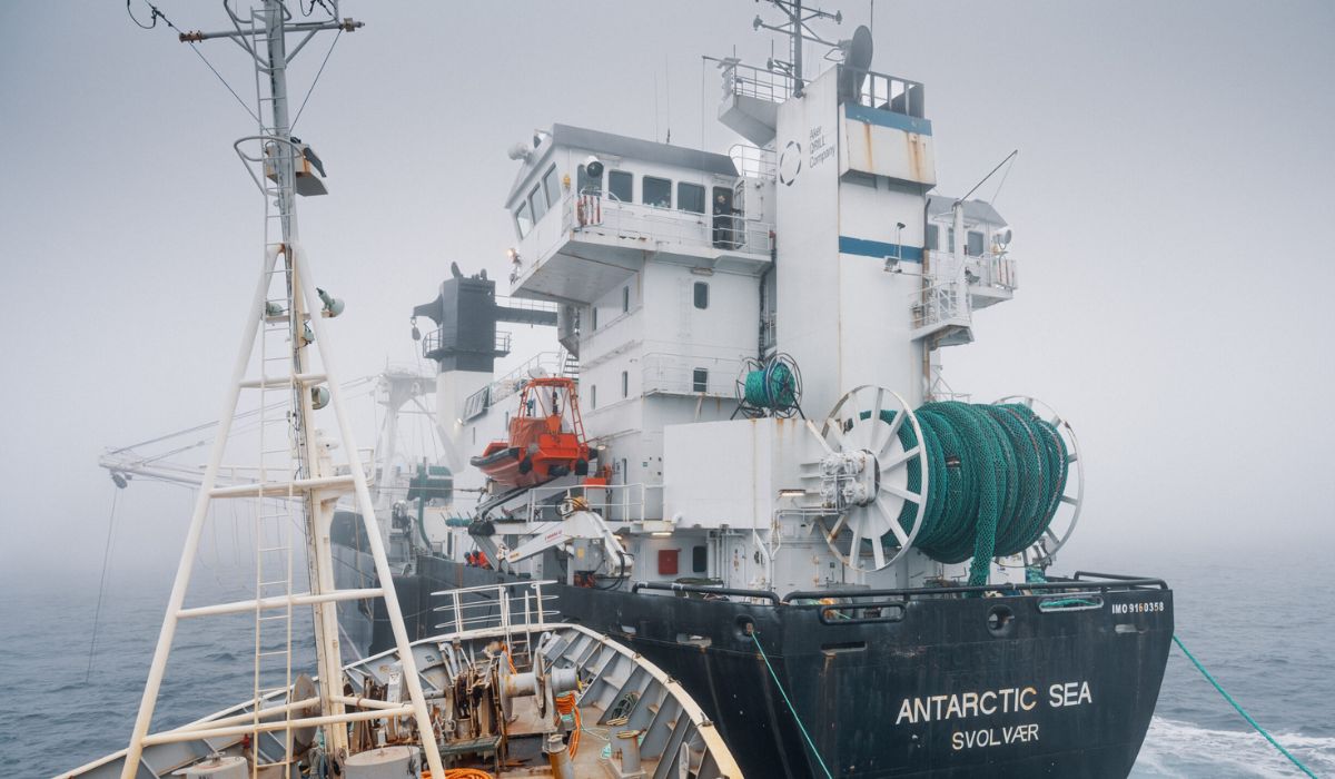 Aker QRILL Company se refiere a colisión con nave activista en la Antártica