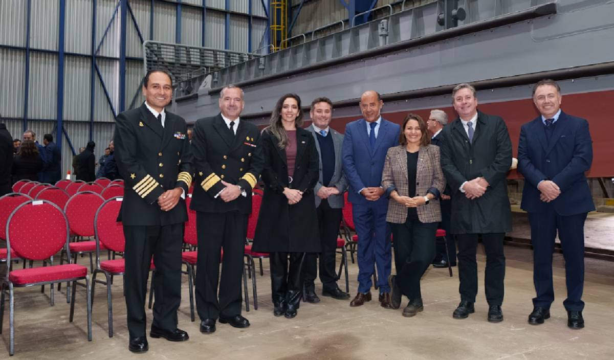 Proyecto Escotillón IV: ASMAR y ASENAV celebran hito por entrega de nuevas barcazas para la Armada