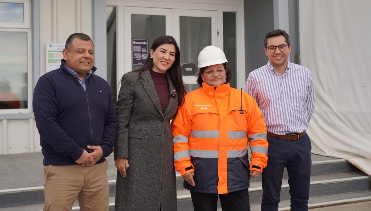 Blumar Magallanes recibió visita de autoridades enfocada en empleo y participación femenina en la salmonicultura