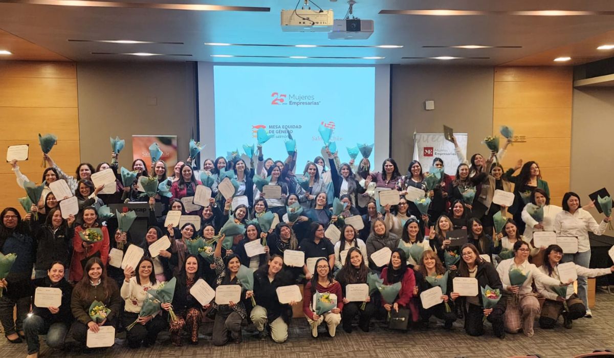 Más de 75 mujeres fortalecen su liderazgo a través de programa impulsado por SalmonChile y Mujeres Empresarias