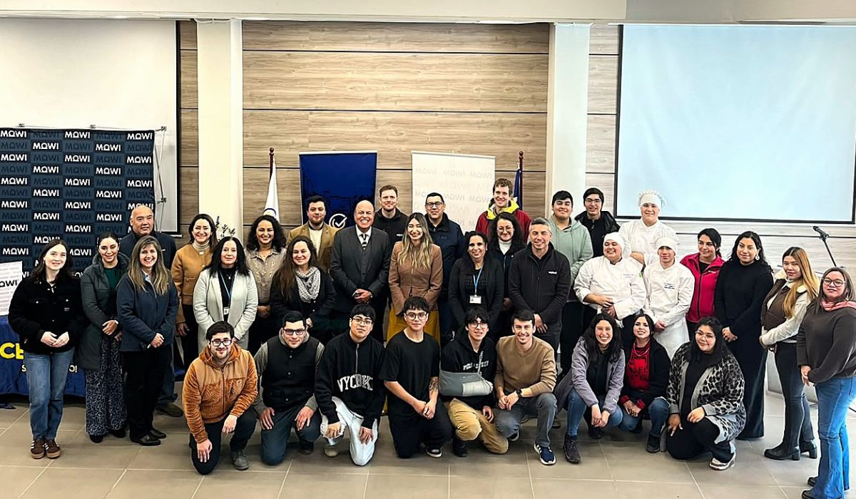 Mowi Chile y Ceduc UCN firman convenio para fortalecer la formación técnica en Chiloé