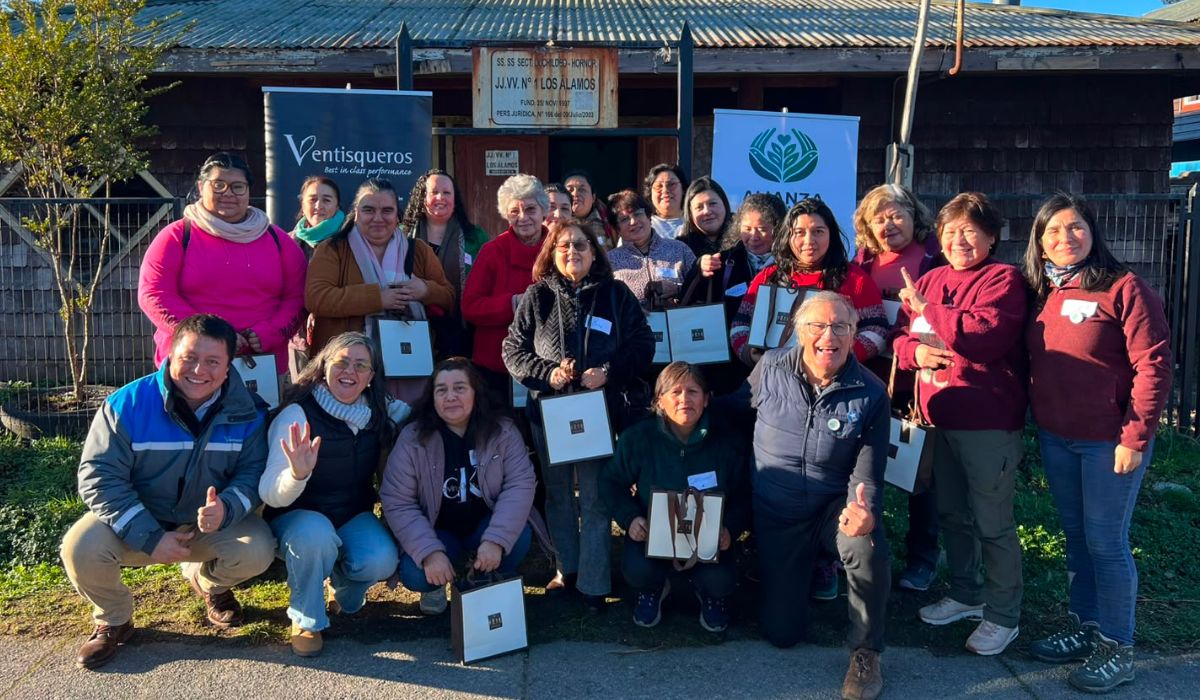 Ventisqueros impulsa liderazgo femenino con seminario para dirigentas de Hualaihué