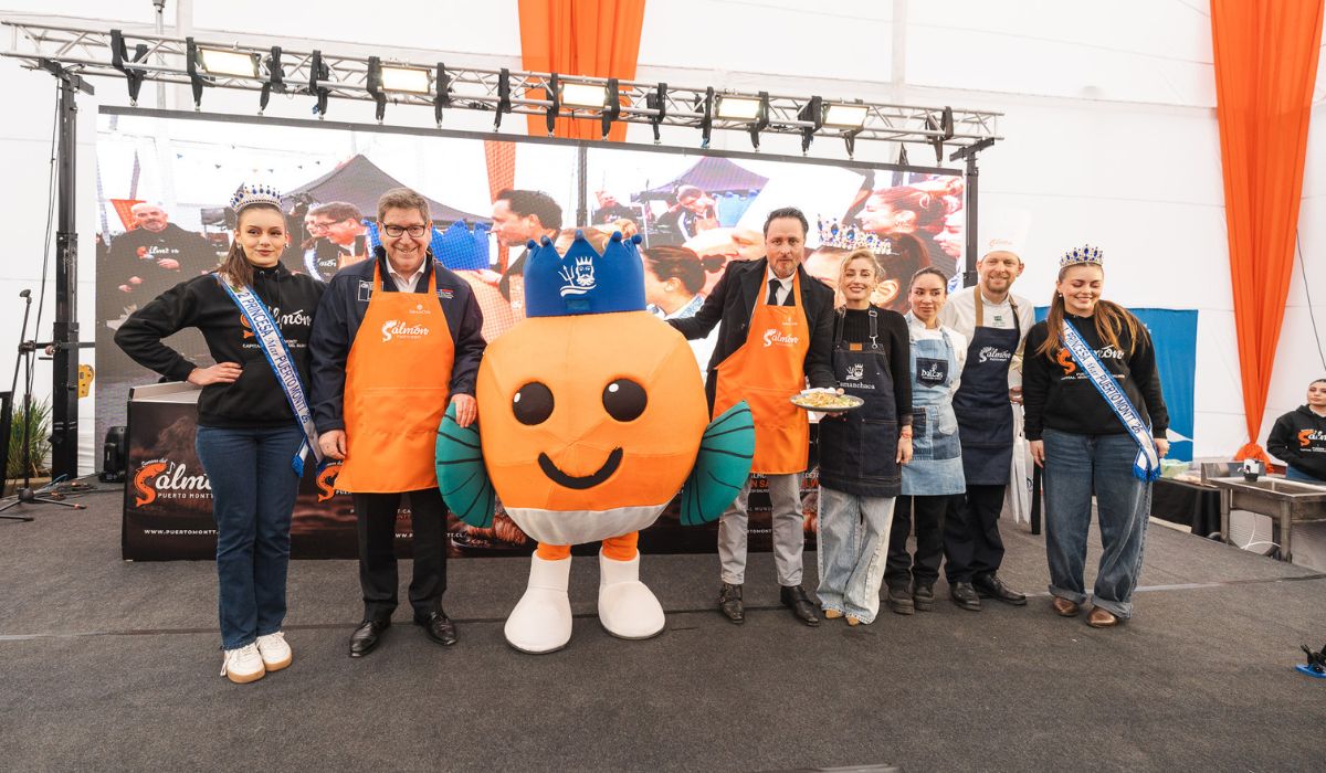 Camanchaca presenta a Sammy el Salmón en la Semana del Salmón de Puerto Montt