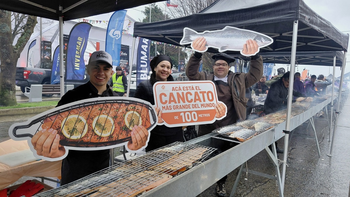 Con la participación de SalmonChile: Más de 25 mil asistentes y el cancato más grande del mundo marcan exitoso cierre de la Semana del Salmón