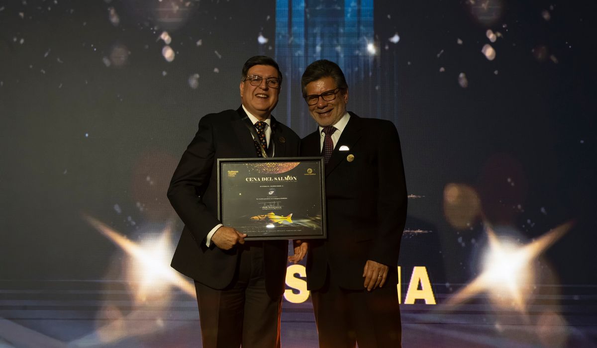Acuasesorías destaca 23 años ligados a los cambios regulatorios del sector tras recibir Salmon Award