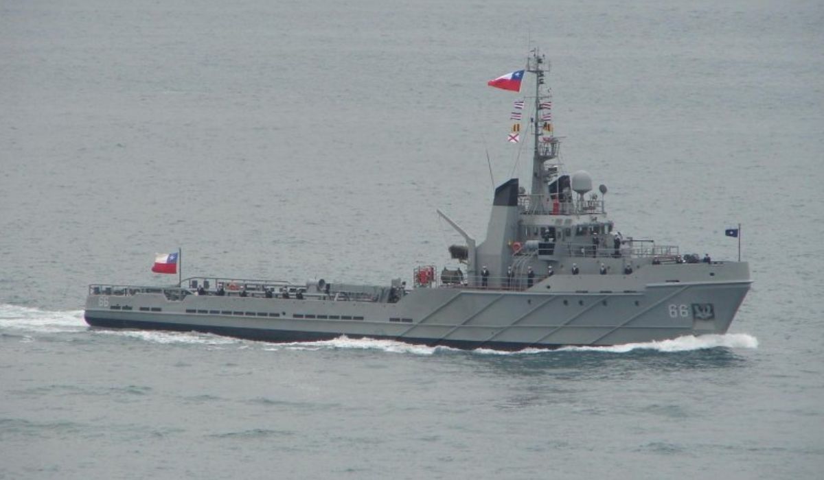 Armada fiscaliza flota pesquera frente a Rapa Nui en medio de fuerte presencia de naves chinas