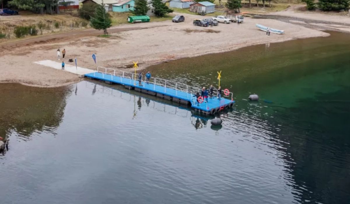 Mowi Chile y Municipalidad de Coyhaique inauguran muelle con infraestructura salmonicultora reutilizada