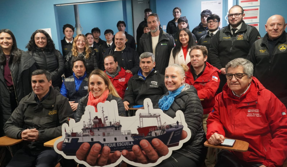 Primer buque escuela marítimo civil de Chile inicia navegaciones con estudiantes en Puerto Montt